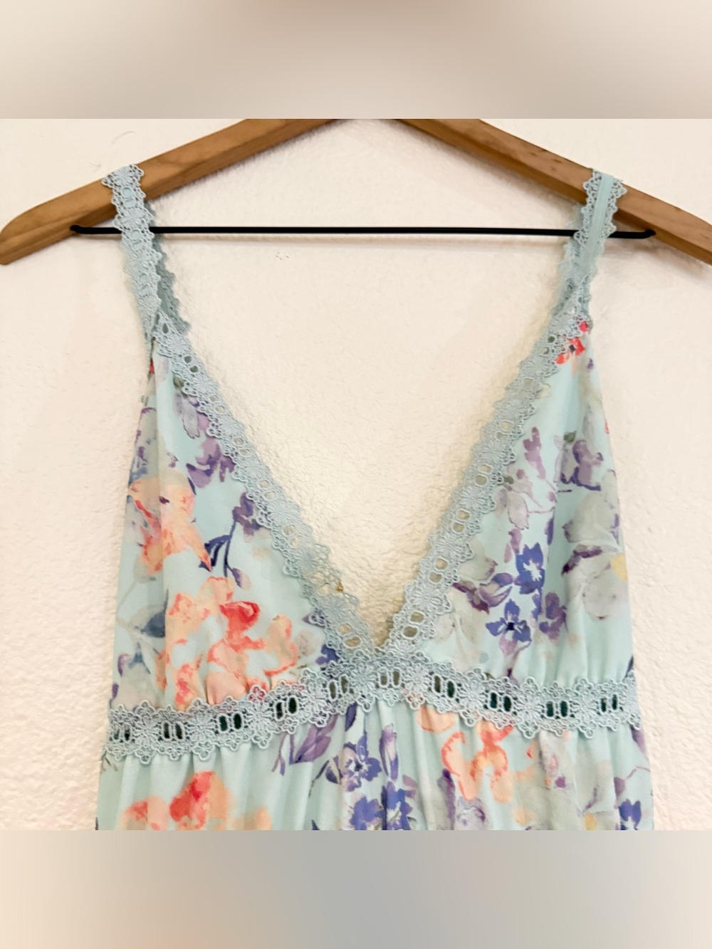 Alice + Olivia Karolina Crochet Floral Blue dress - Picture 6 of 16